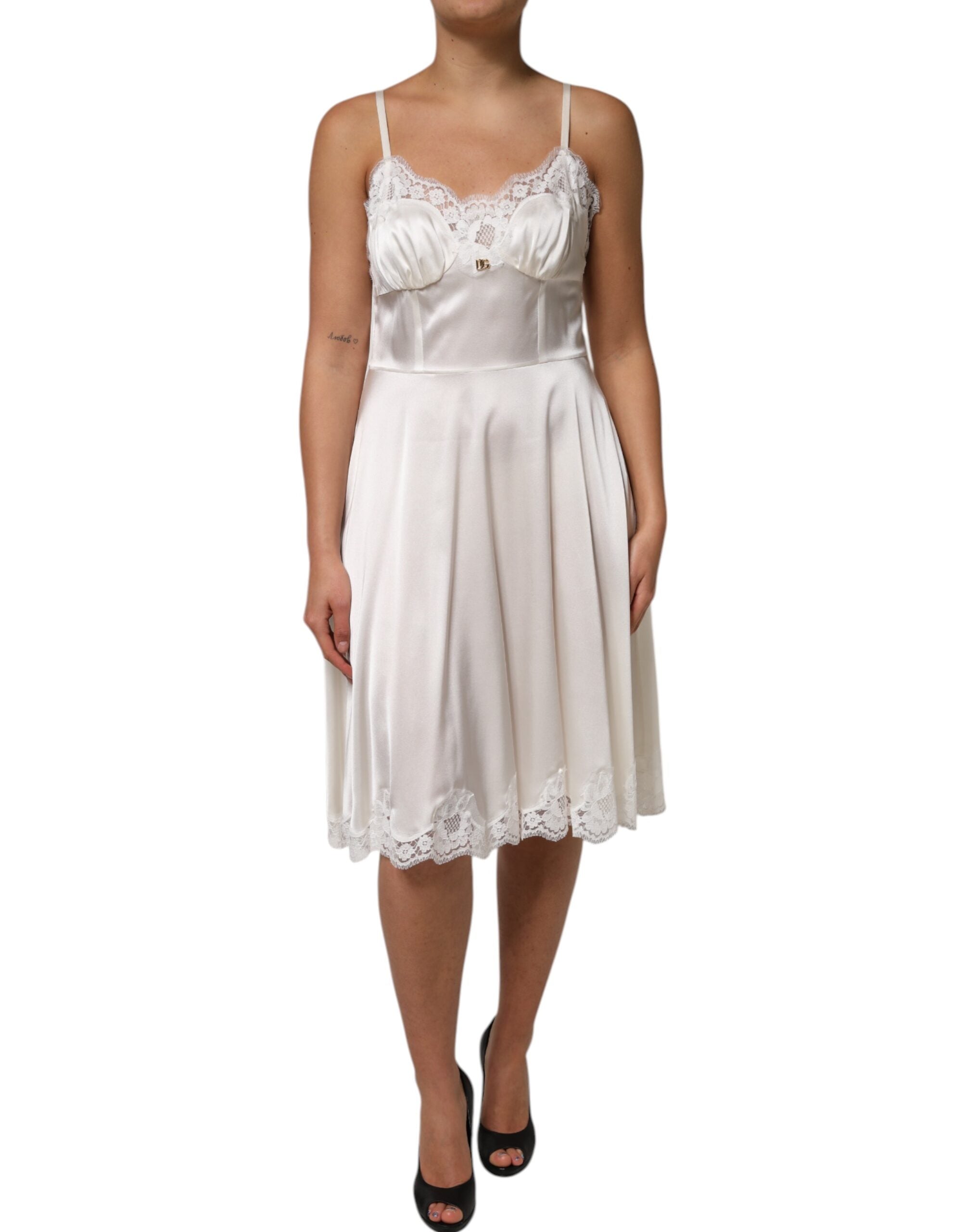 Robe en soie avec logo DG en dentelle blanche Vêtements de nuit