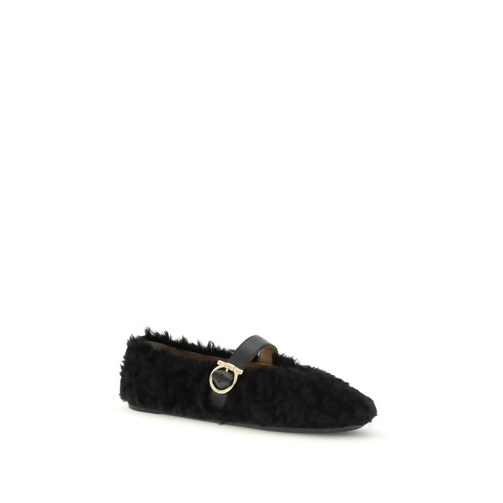 Flats en fourrure noire