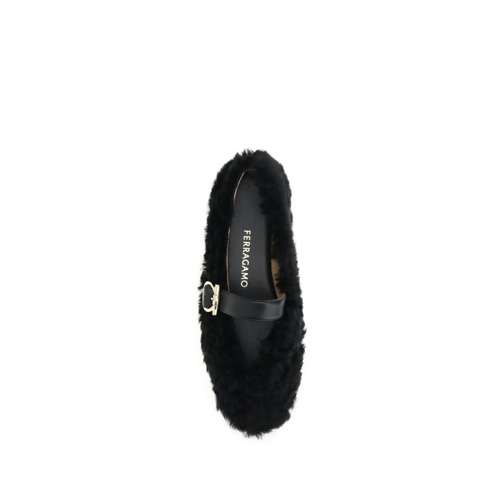 Flats en fourrure noire